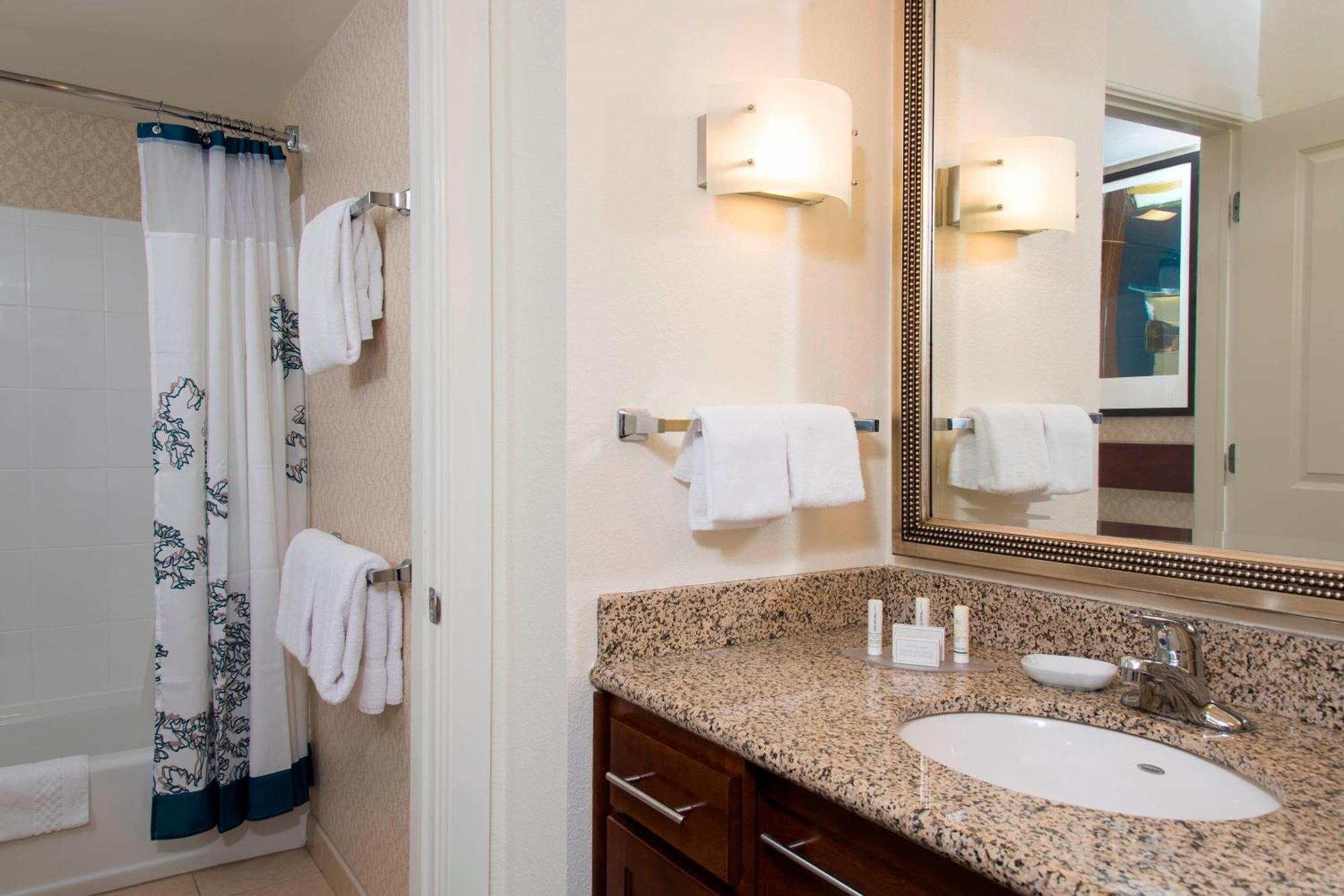 Toledo Hotel Maumee